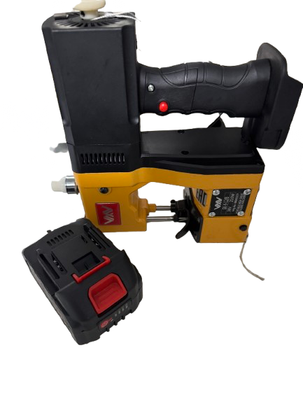 Masina de cusut saci portabila GK-9-12/B cu acumulator